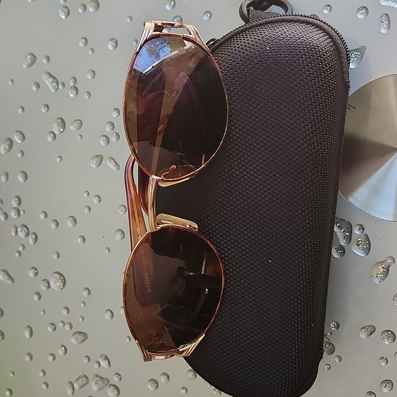 Authentic Fendi Elegant Brown Sunglasses with Gold Accents - Picture 6 of 6
